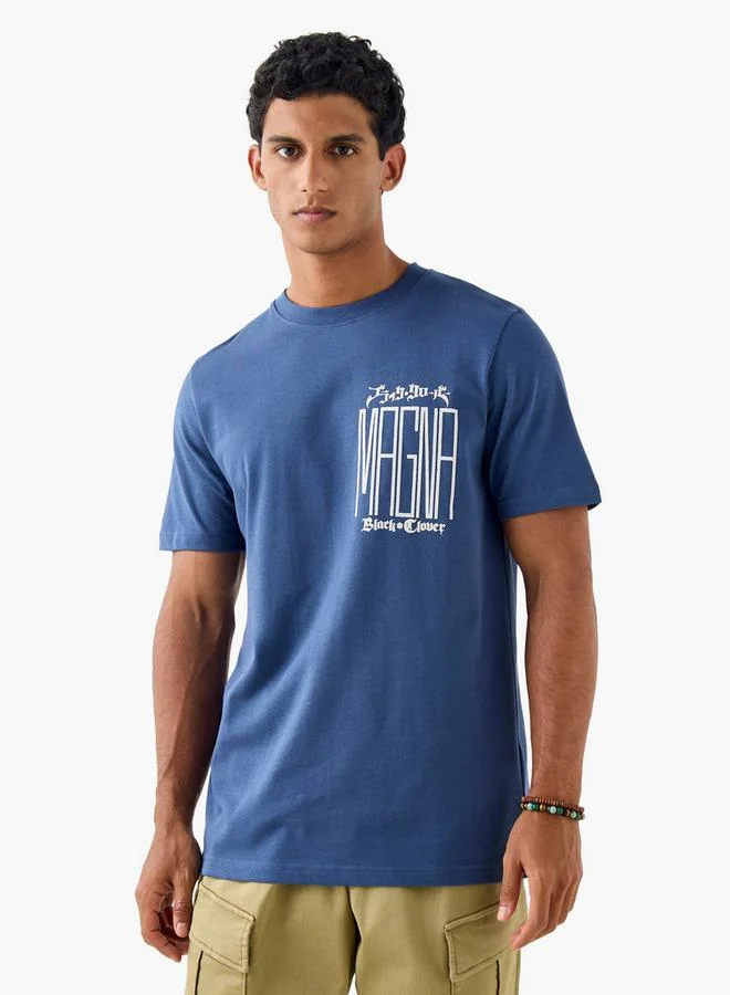 سبلاش فيڤ تيشيرت بطبعة بلاك كلوفر بياقة دائرية وأكمام قصيرة